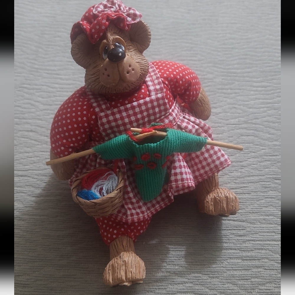 Vintage Russ Berrie Shelf Sitter